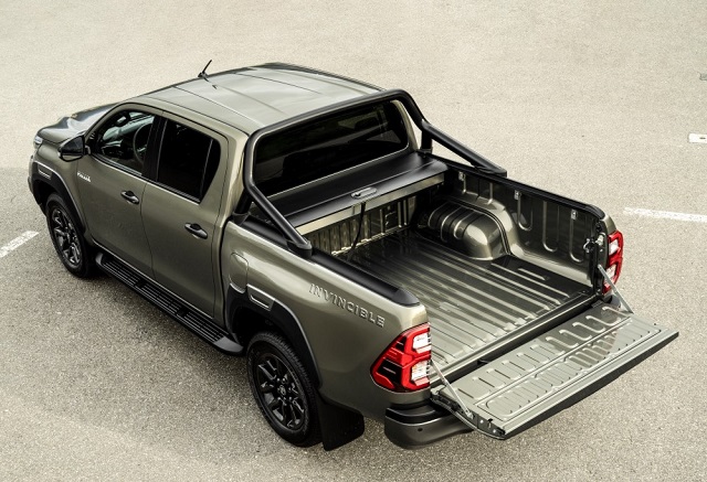 2024 toyota hilux towing capacity